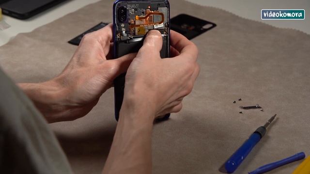 Вздулась батарея на смартфоне. Замена батареи на Xiaomi Redmi Note 7 смотреть онлайн