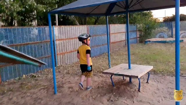 Обзор детской площадки. Посёлок смотреть онлайн