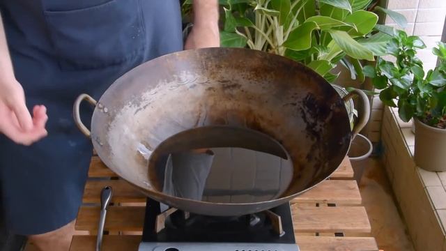 Cantonese Crispy Garlic Chicken Wings (风沙鸡翼)