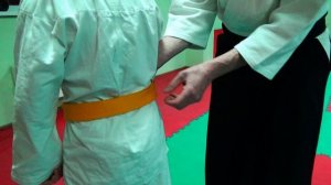 Как завязать пояс на кимоно айкидо.