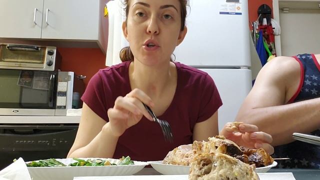 Мукбанг.Мясо в США На Антибиотиках?Курица Гриль и Вкусный Салат.Непричесанный канал. смотреть онлайн