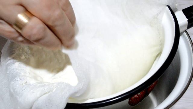 КАК ПРИГОТОВИТЬ МЯГКИЙ СЫР ИЗ КЕФИРА. ПРОСТО ЗАМОРОЗЬ И РАЗМОРОЗЬ КЕФИР. РЕЦЕПТ КРЕМ-СЫРА ЗА КОПЕЙК смотреть онлайн