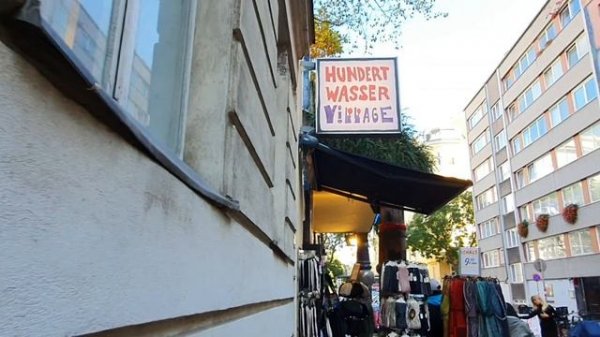 The Hundertwasser House | Hundertwasserhaus in Wien | Lav A Pie