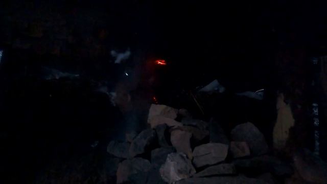 ЖИВУ В ЛЕСУ КАК ДОМА / ЗАИМКА У РЕКИ! смотреть онлайн