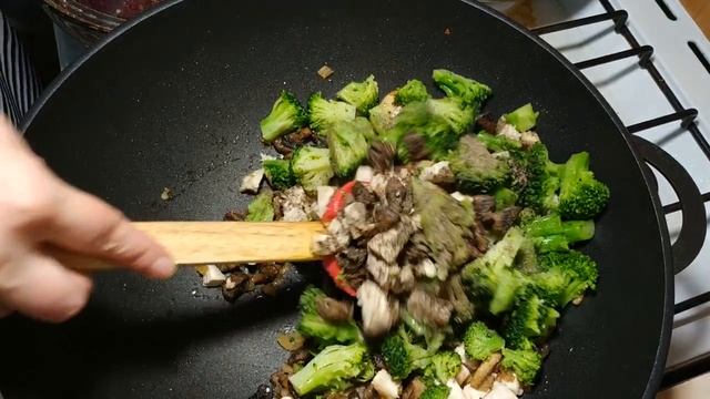 ЛОРАНСКИЙ ПИРОГ С КУРИЦЕЙ И ГРИБАМИ смотреть онлайн