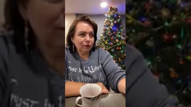 ПОД ЕЛОЧКОЙ У СОФИЕ смотреть онлайн