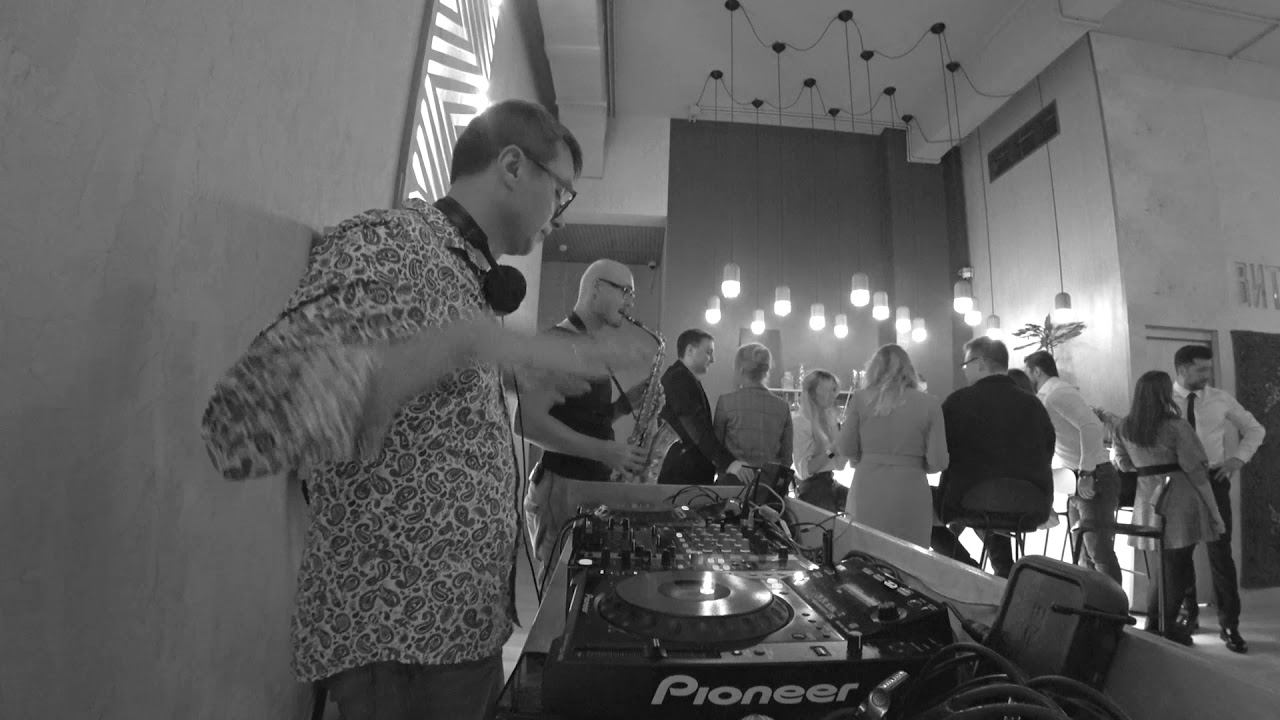 Live Mix - I Will Be Here & Won't Let U Go - (Saxophone and DJ) смотреть онлайн