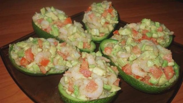 Салат в авокадо