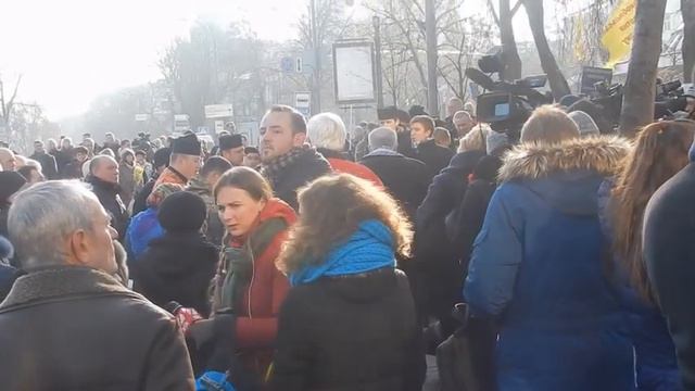 Ранковий молебен на честь героїв Небесної сотні