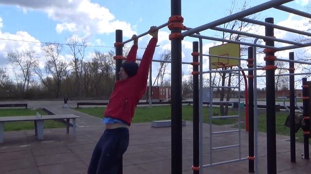 Подъем с переворотом. Одно из лучших упражнений на турнике. смотреть онлайн