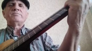 ветер осенний листья колышет