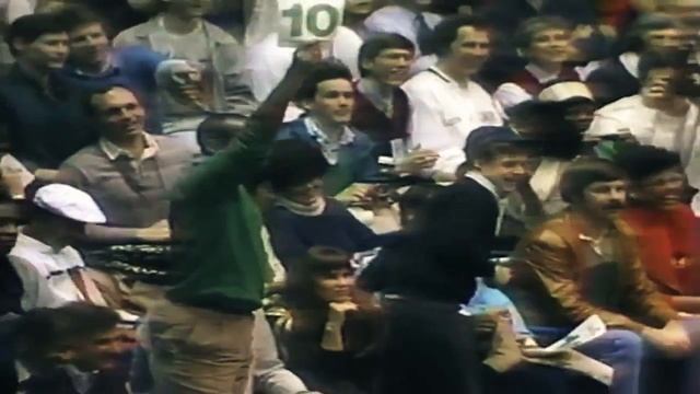 Michael Jordan's Legendary Free Throw Line Dunk HD смотреть онлайн