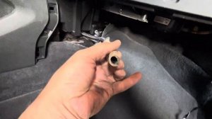 Как самостоятельно прочистить трубку для слива конденсата на Hyundai Tucson TL 2015+ за 2 минуты