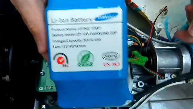 Замена аккумулятора на гироскутере Smart Balance 10,5" смотреть онлайн