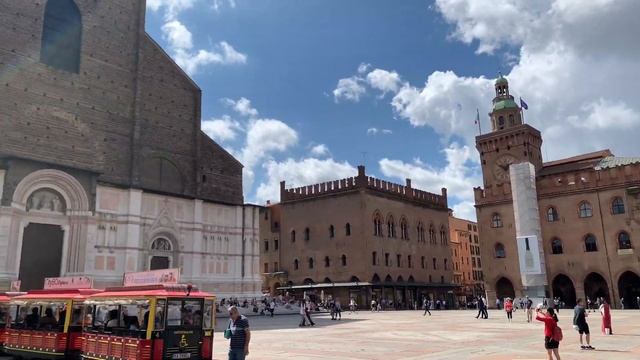 Прогулочная экскурсия по Болонье Италия смотреть онлайн