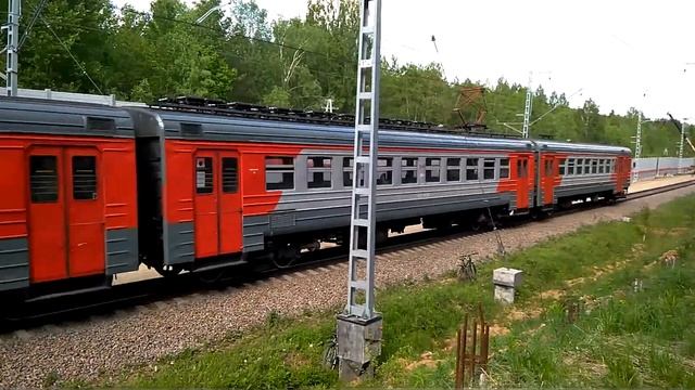"С холма''! Электропоезд ЭД2Т-0017. БМО ж/д. смотреть онлайн