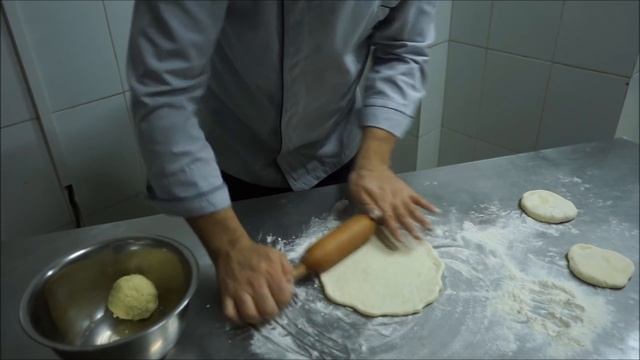 Очень вкусные и тонкие Хычины! Серебряная кнопка ))) смотреть онлайн