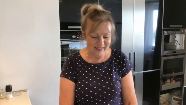 Готовим по семейному.Cooking according to family style .Гуляш из свинины. Pork goulash. смотреть онлайн
