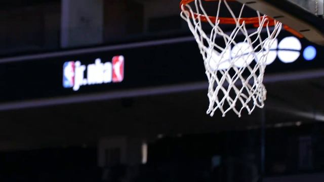 Minute to Win It | Fun Youth Basketball Drills from the Jr. NBA available in the MOJO App смотреть онлайн