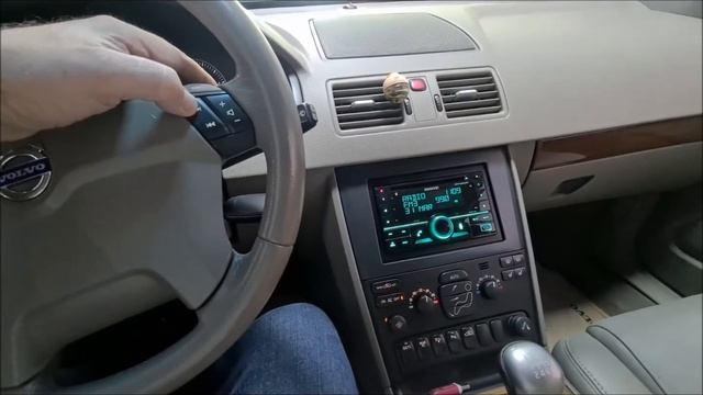 Sustituir radio de origen Volvo XC90 con sensores de parking y amplificado por fibra. смотреть онлайн