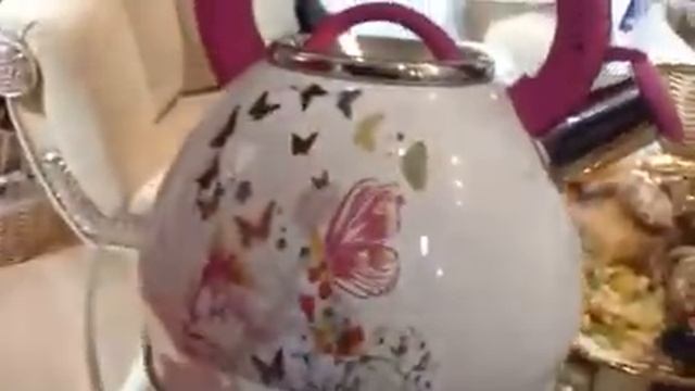 Чайник меняет цвет смотреть онлайн