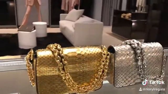 TOM FORD NATALIA BAGS смотреть онлайн