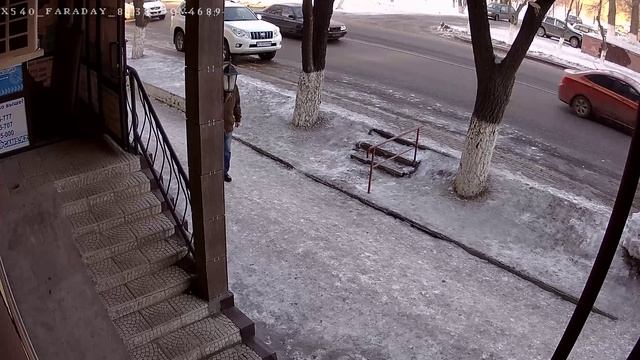 Пример видео с 4мп камеры сумерки, цифровая камера Avalon X75 смотреть онлайн