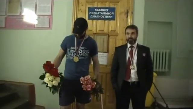 Смоленские болельщики встретили игроков "Славутича" смотреть онлайн