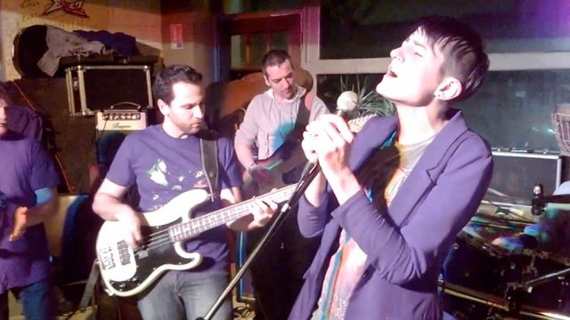 NOEMY CHARA and THE SWEET FEET BAND смотреть онлайн