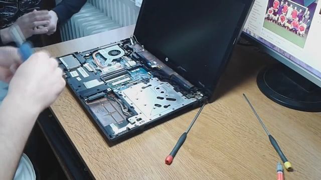 Fixing a HP Motherboard with Heatgun (Reflow) Part 3/3 (assembling) смотреть онлайн