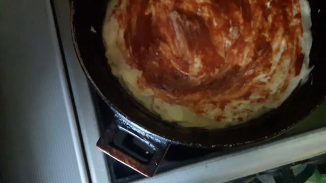 Пицца на сковороде. Без сметаны. смотреть онлайн