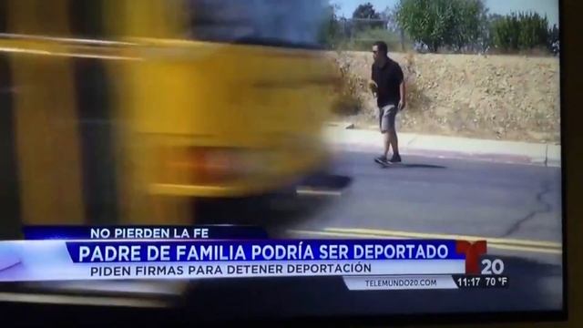 SIGN: Don't Deport Gaston смотреть онлайн
