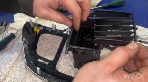 Развалился воздуховод дефлектор / KIA Sorento 3