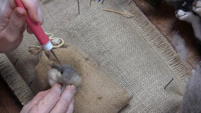 How To Needle Felt Cats Part Three: The Face смотреть онлайн