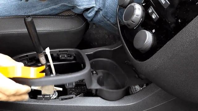 Замена ручки КПП на Opel Corsa D,  Gear Shift Knob Change