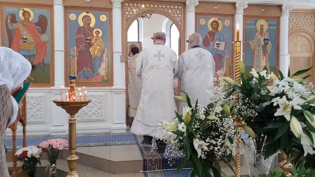 ВЕЛИКАЯ СУББОТА. БОЖЕСТВЕННАЯ ЛИТУРГИЯ. ОСВЯЩЕНИЕ КУЛИЧЕЙ смотреть онлайн