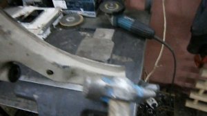 Nissan Almera - Замена сайлентблока переднего рычага.