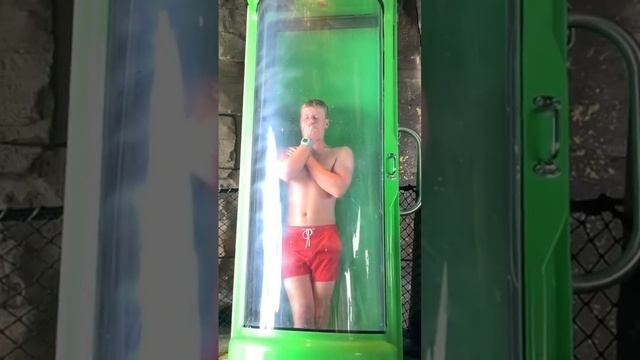 Volcano Bay Drop Capsule Slide смотреть онлайн