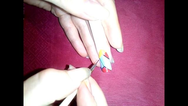 АБСТРАКТНЫЙ ГЕОМЕТРИЧЕСКИЙ ДИЗАЙН НОГТЕЙ смотреть онлайн
