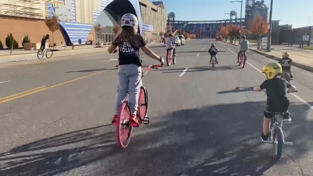 We surprise a 4 year old se bikes bmx rider смотреть онлайн