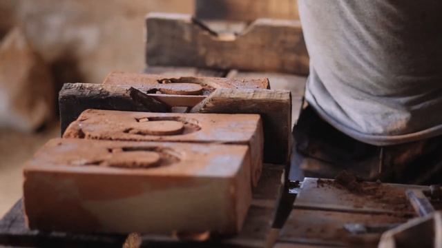 Производство царского кирпича ручной формовки изнутри смотреть онлайн