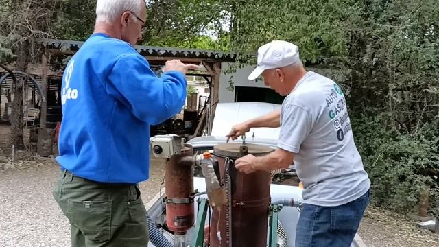 Este Auto Viajó 4.800 km usando BASURA como Combustible смотреть онлайн