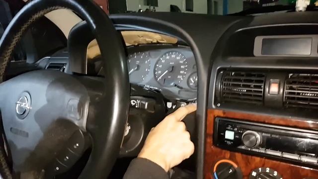 Jak zdemontować licznik w Opel Astra G Vauxhall - demontaż licznika zegarów - poradnik | ForumWiedz смотреть онлайн