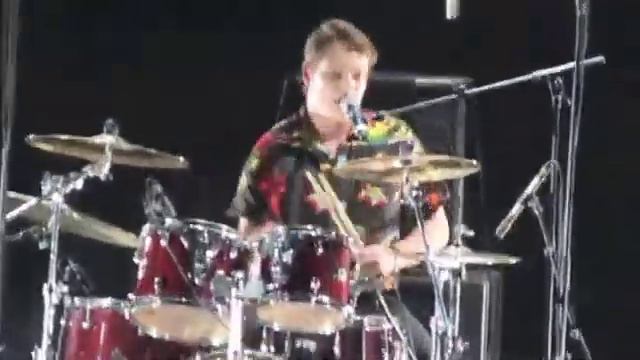 Rackets covering Phoenix Foundation смотреть онлайн