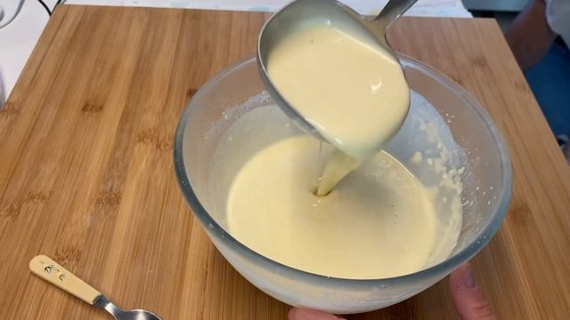 Crêpes dolci fatte in casa in pochi minuti. Ricetta facile e veloce ma buonissima. смотреть онлайн