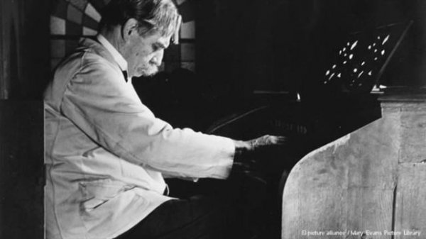Albert Schweitzer spielt Bach