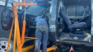 Установка двигателя 2C-T в Toyota Town Ace CR30 1987