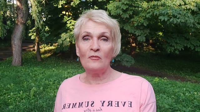 Как эфирное масло лимона помогает поднять настроение и энергию.