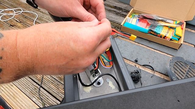 AOVO PRO E-SCOOTER BATTERY SWAP - How To Fit A New Battery To Your AOVO PRO E-Scooter