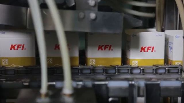 Gable top cartons filling machine-Fresh milk,juice смотреть онлайн